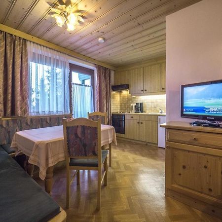 Ferienwohnungen Egger - Direkt An Der Spieljochbahn Fuegen Luaran gambar